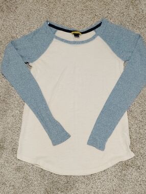 Prince & Fox White Raglan Tee with Heather Blue Sleeves